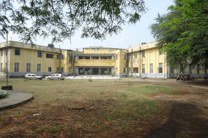 https://cache.careers360.mobi/media/colleges/social-media/media-gallery/25745/2019/10/4/Campus view of Government Polytechnic Warangal_Campus-view.jpg